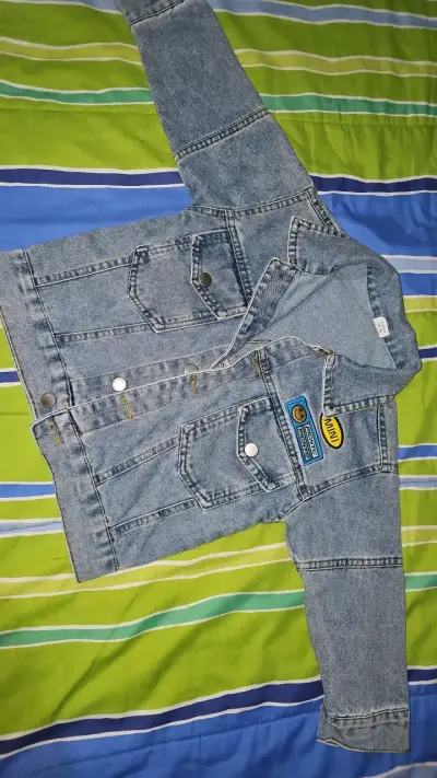 Chaqueta de mezclilla infantil con parches - miniatura 1