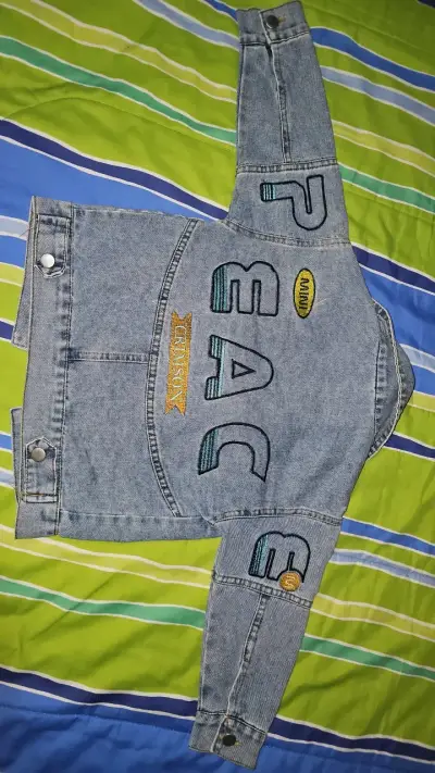 Chaqueta de mezclilla infantil con parches - miniatura 2