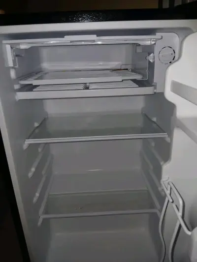 Refrigerador compacto Libero negro A+ - miniatura 3