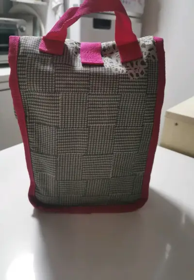 Lonchera térmica con diseño floral - miniatura 2
