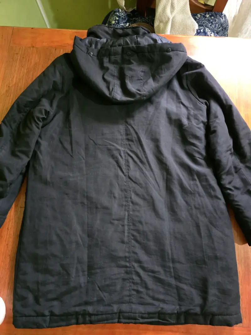 Abrigo negro con capucha talla M - 2