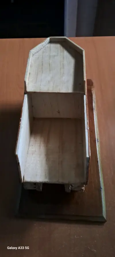 Camión de madera artesanal decorativo - miniatura 2