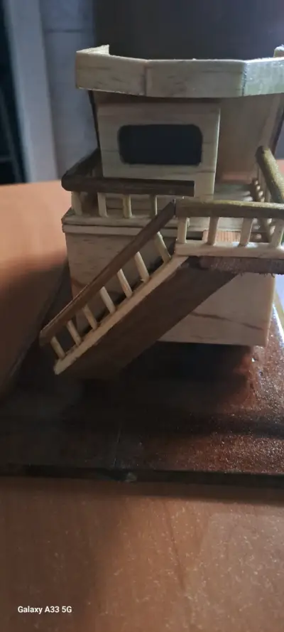 Camión de madera artesanal decorativo - miniatura 3