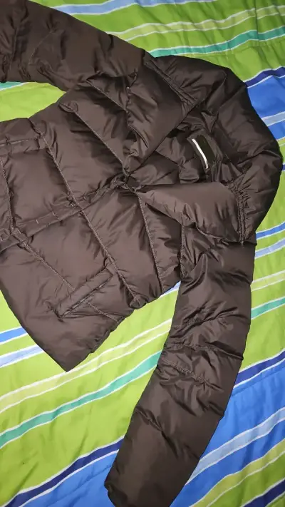 Chaqueta marrón de plumas - miniatura 1