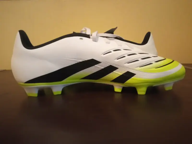Botines de fútbol Adidas Predator blancos y negros - 5