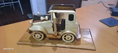 Camión de madera artesanal decorativo - miniatura 2