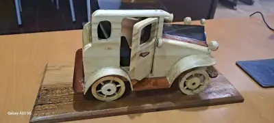 Camión de madera artesanal decorativo - miniatura 3