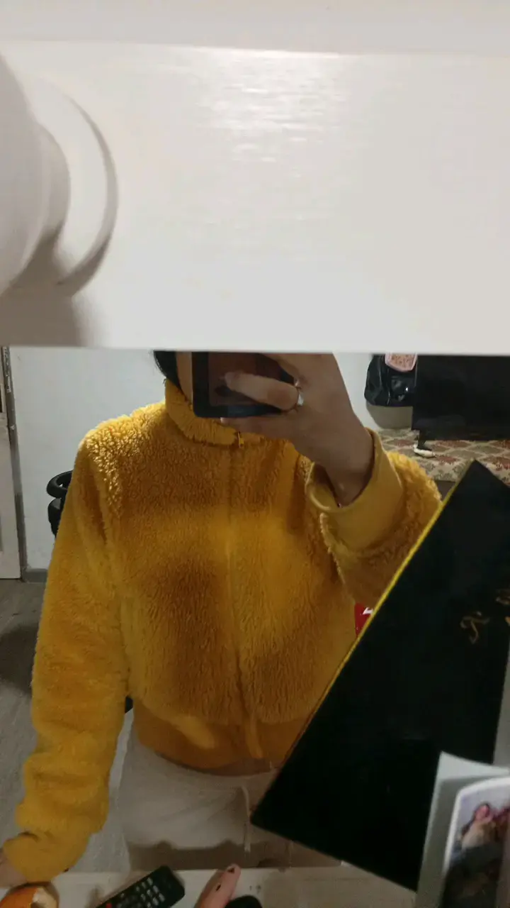 Chaqueta de peluche amarilla para mujer - 2