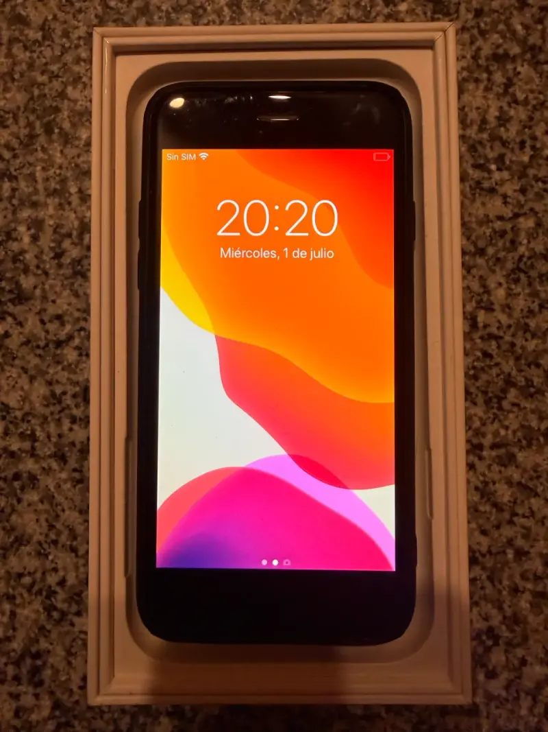 iPhone 11 negro en caja original - 2