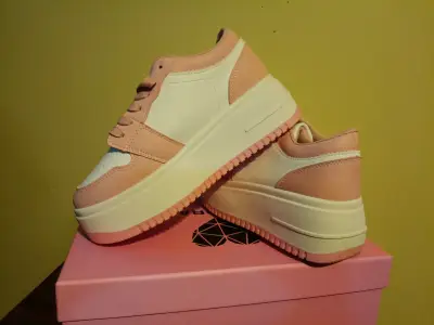 Zapatillas deportivas rosa y blanco talla 37 - miniatura 1