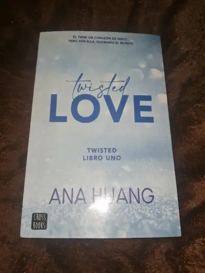 Libro 'Twisted Love' de Ana Huang - miniatura 1