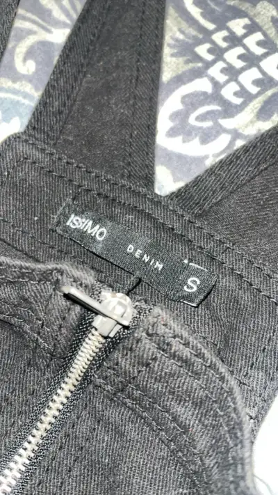 Jumper negro con cierre frontal - miniatura 2