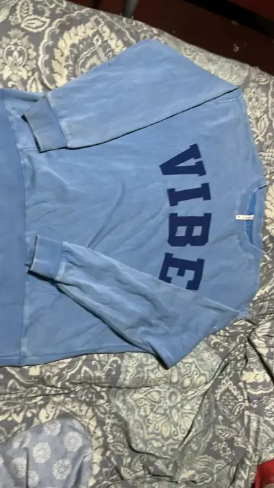 Polerón azul con estampado 'VIBE' - miniatura 1