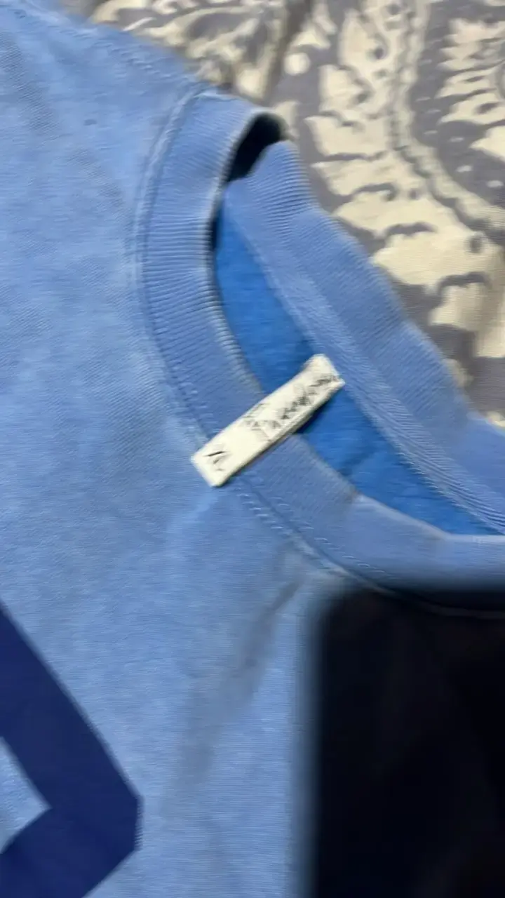 Polerón azul con estampado 'VIBE' - 2