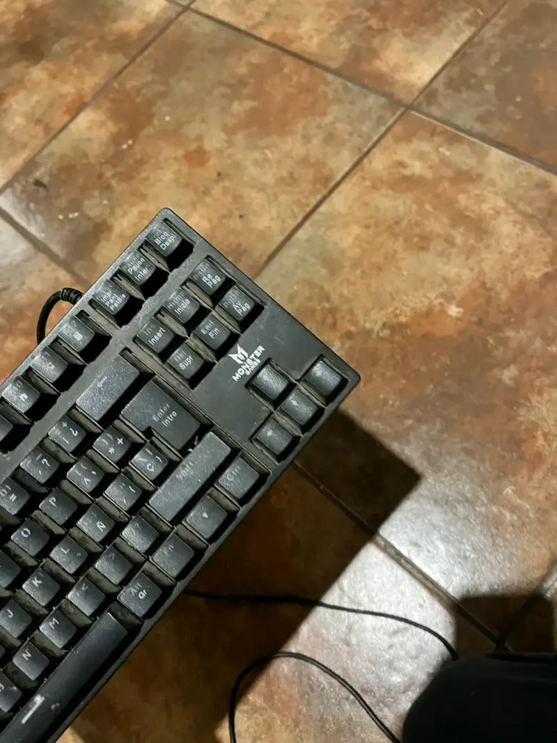 Teclado mecánico Monster negro con cable - 4