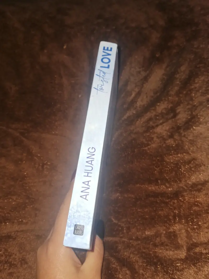 Libro 'Twisted Love' de Ana Huang - 4
