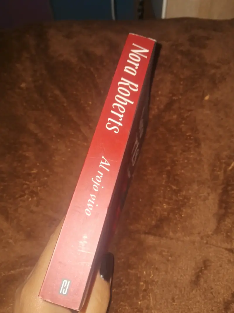 Libro 'Al rojo vivo' de Nora Roberts - 5