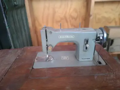 Máquina de coser Wertheim Rápida 180 vintage - miniatura 1
