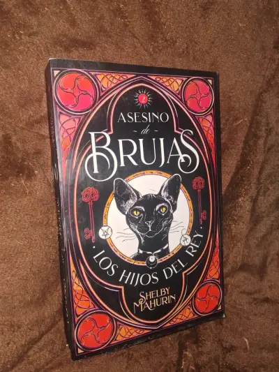 Libro 'Asesino de Brujas: Los Hijos del Rey' - miniatura 1