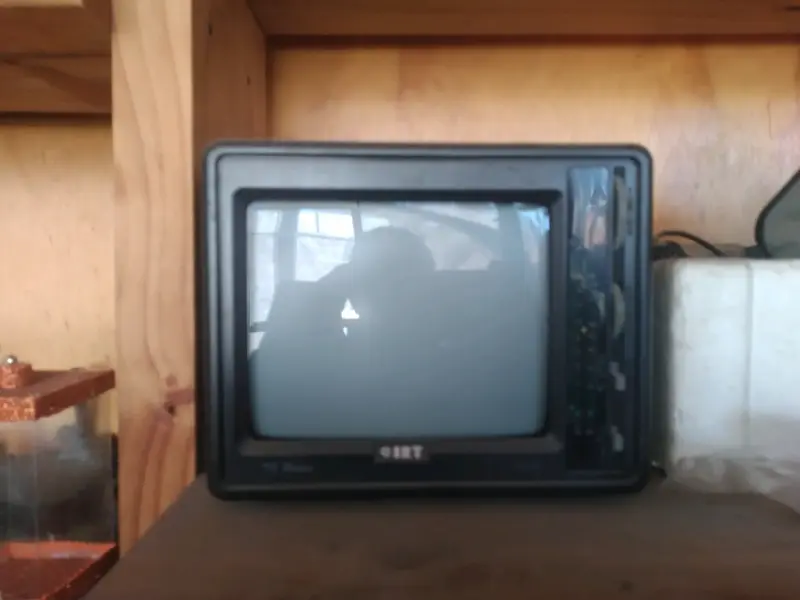 Televisor retro IRT portátil vintage - 2