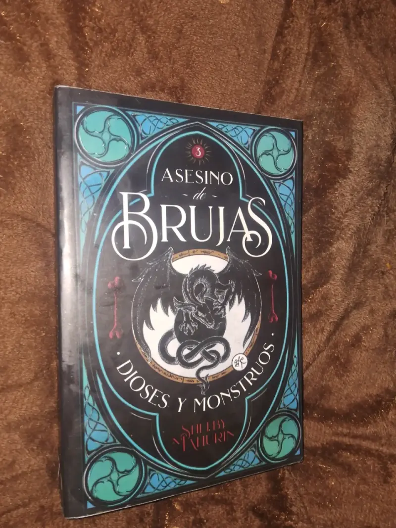 Libro Asesino de Brujas: Dioses y Monstruos - 1