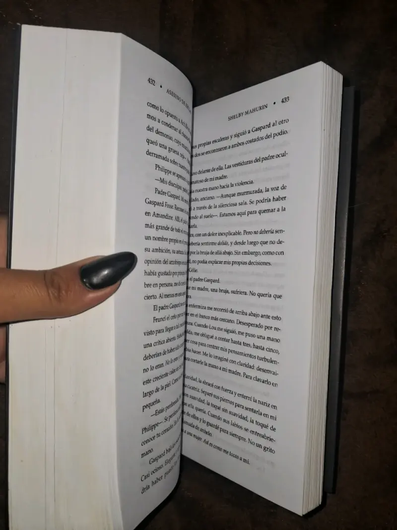 Libro Asesino de Brujas: Dioses y Monstruos - 3