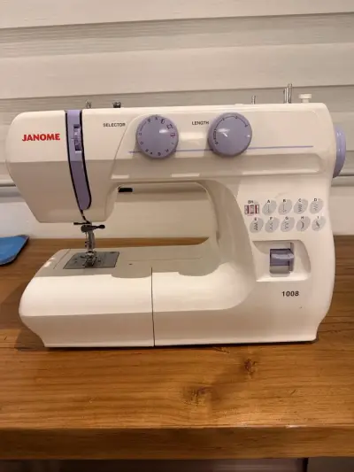 Máquina de coser Janome 1008 blanca - miniatura 1