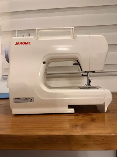 Máquina de coser Janome 1008 blanca - miniatura 2
