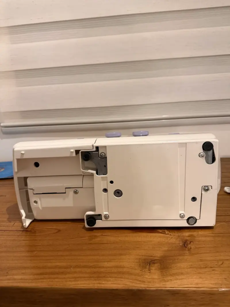 Máquina de coser Janome 1008 blanca - 4