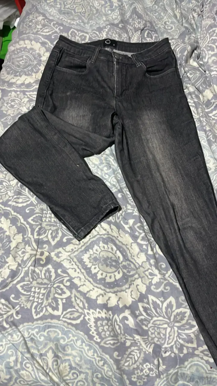 Jeans negros para mujer en buen estado - 1