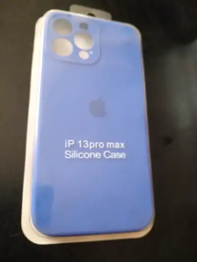 Funda de silicona azul para iPhone 13 Pro Max - miniatura 1
