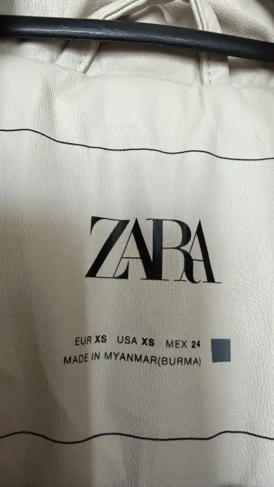 Chaqueta Zara sin mangas efecto piel - miniatura 4