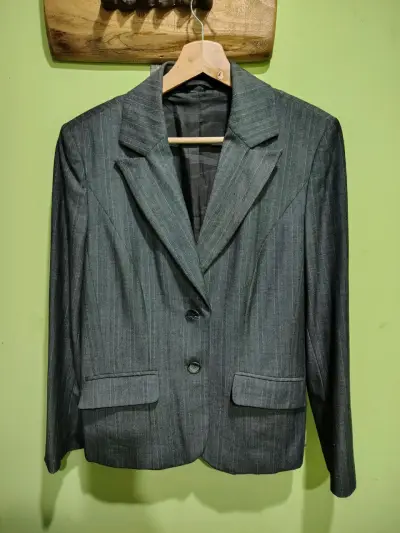 Blazer gris a rayas para mujer - miniatura 1