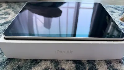 iPad Air M1 5ta Generación 64 gb con caja - miniatura 1