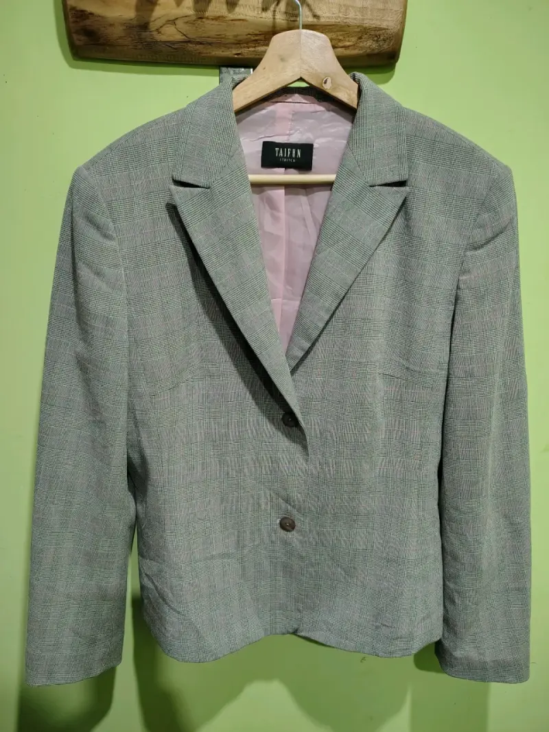 Blazer de mujer a cuadros. - 1