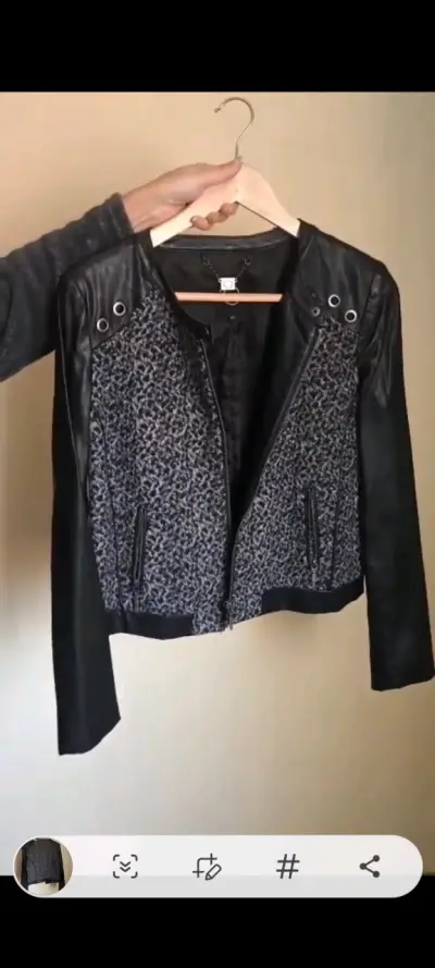Abrigo rojo elegante para mujer - miniatura 4