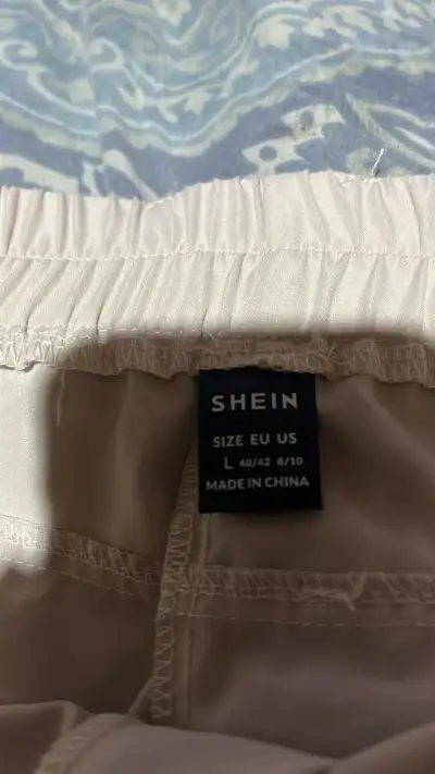 Pantalones cargo beige para mujer - miniatura 2