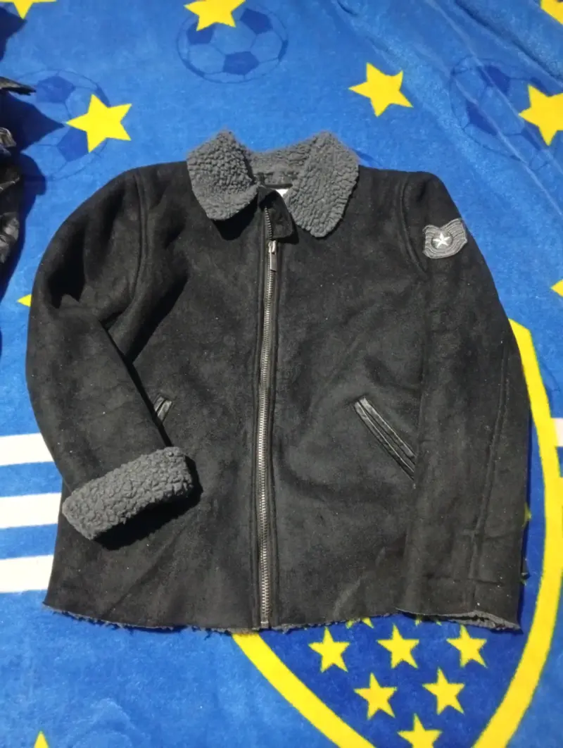 Chaqueta impermeable con capucha camuflada - 2
