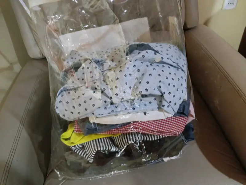 Lote de ropa variada para mujer y hombre - 3