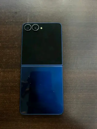 Samsung Galaxy Z Flip 7 - miniatura 3