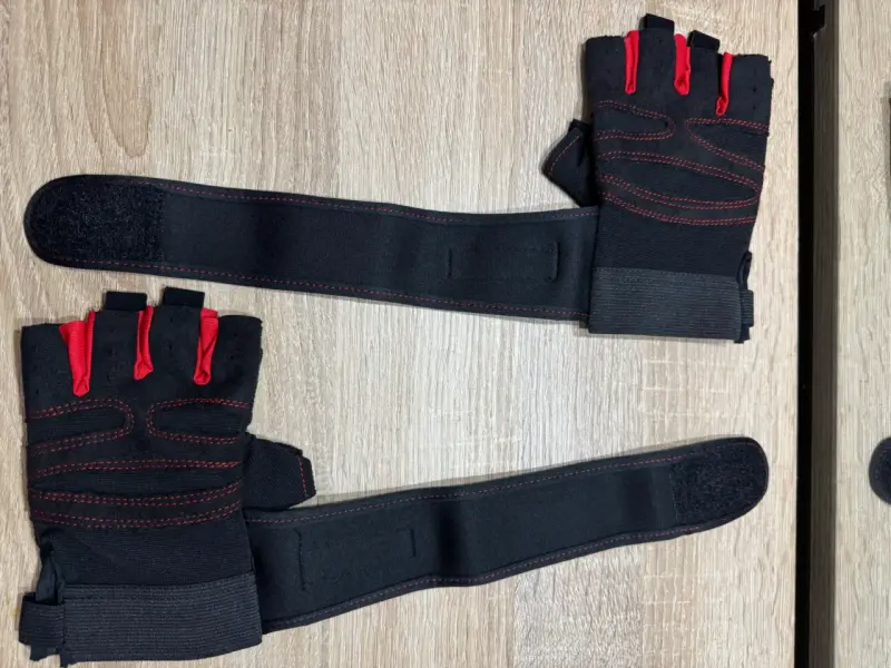 Guantes para gimnasio con muñequera ajustable - 4