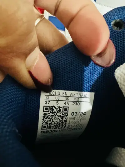 Zapatillas Adidas blancas con detalles azules - miniatura 5