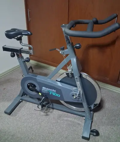 Bicicleta estática Bianchi SP-1700 gris - miniatura 1