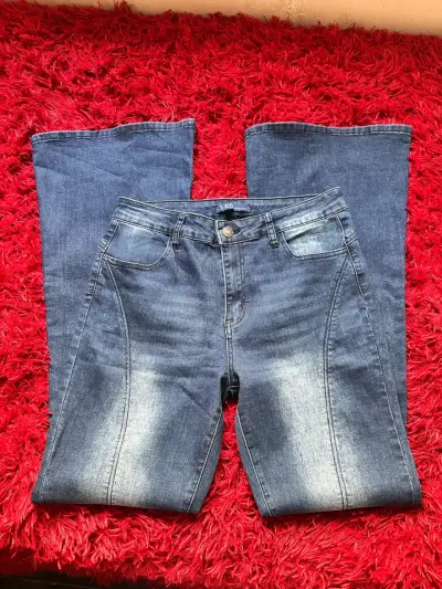 Jeans azul flare - miniatura 1