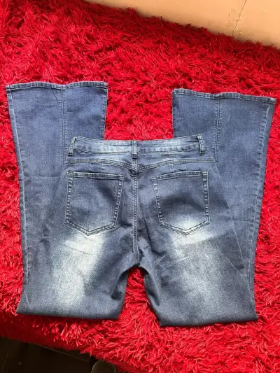 Jeans azul flare - miniatura 2