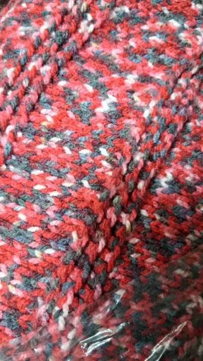 Poncho tejido rojo con flecos - miniatura 4