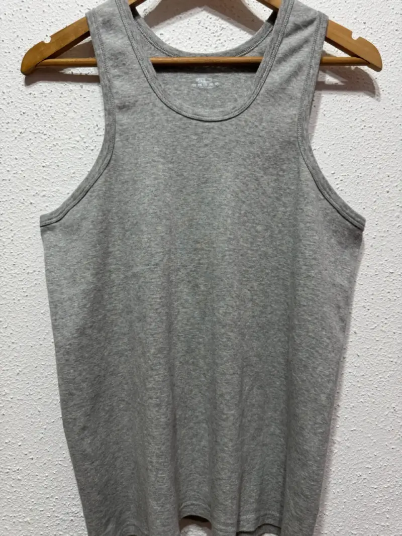 3 Poleras  sin mangas gris para hombre - 1