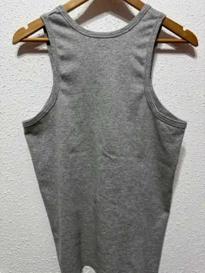3 Poleras  sin mangas gris para hombre - miniatura 2