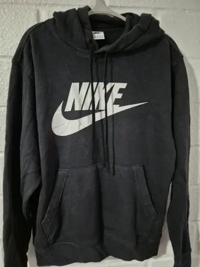 Polerón Nike negro con capucha - miniatura 1