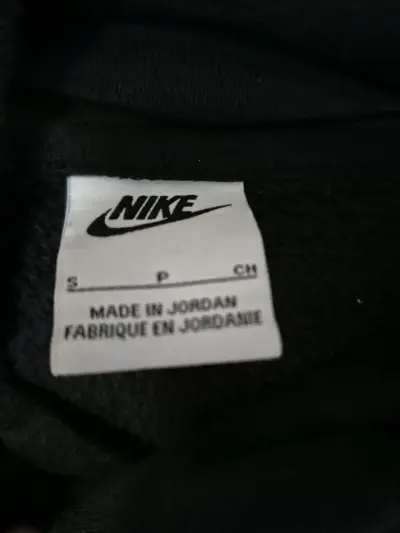 Polerón Nike negro con capucha - miniatura 2